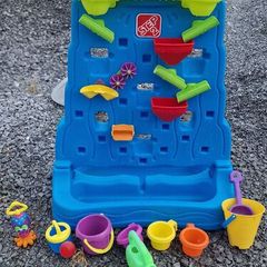 Step2 Waterfall Discovery Wall - Excellent Condition with Extra Accessories