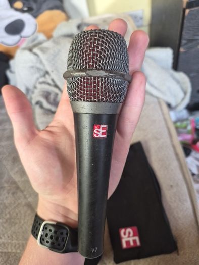 SE V7 Microphone