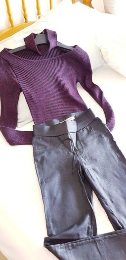 H&M Divided Jumper - Small