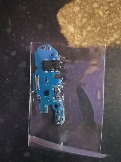 Samsung A10 charging port
