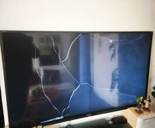 Sony 48" Smart TV with cracked screen (for parts/repair)