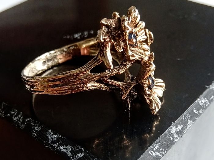 9ct gold sapphire ring size M