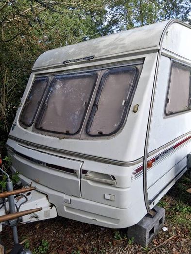 challenger caravan