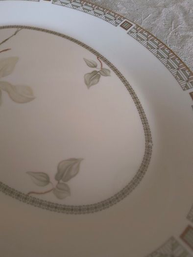 Royal Doulton - White Nile Platter.