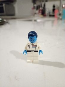 Lego star wars minifigure grand admiral thrawn sw0811
