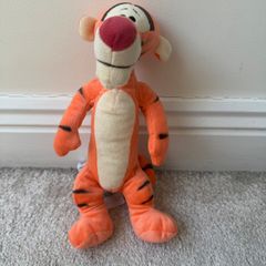 Disney Store Winnie the Pooh Tigger Mini Bean Bag Plush Approx. 25 cm. Used Please see photos