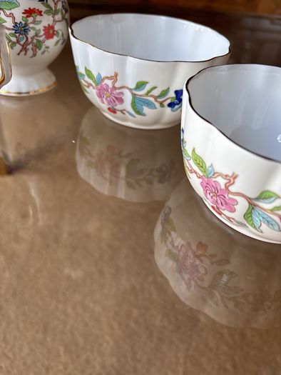 Aynsley jug bowls and mini vase