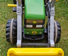 Kids John Deere pedal tractor