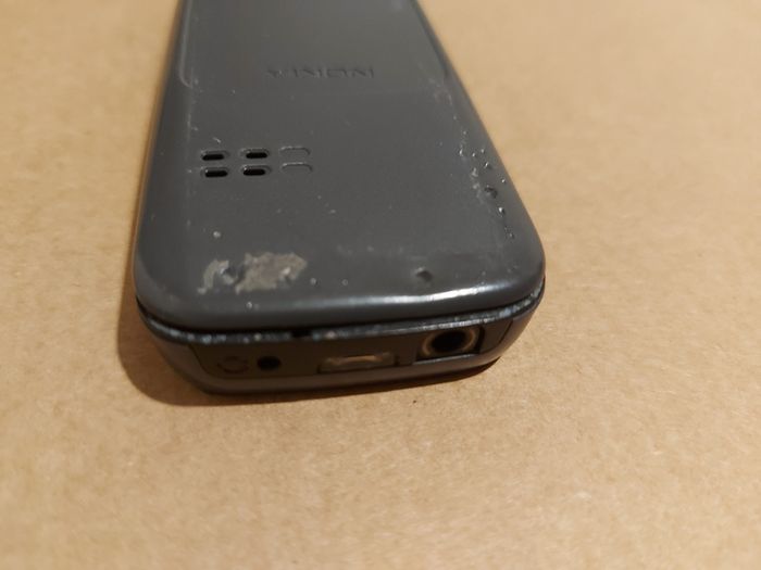 Nokia Model 100  RH-130, in excellent condition