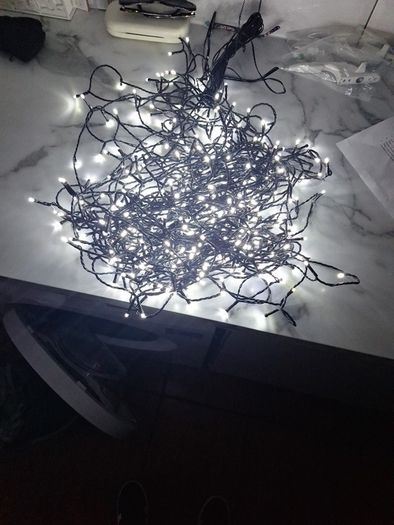 Christmas tree lights: 400 White Ultra Bright Led Chaser Lights