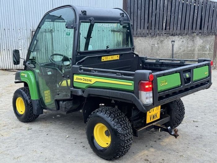2022 John Deere Gator Hpx815e