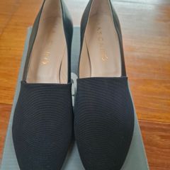 Woman shoes