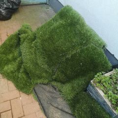fake grass offcuts