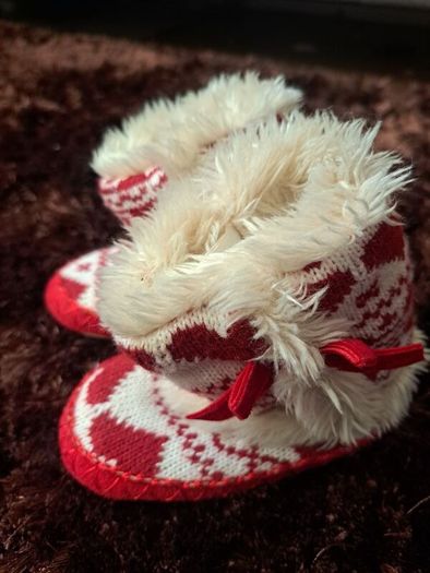 Girls  Christmas booties size 4 5 new
