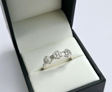 Brand New 18ct White Gold Triple Flower Cluster Diamond Ring