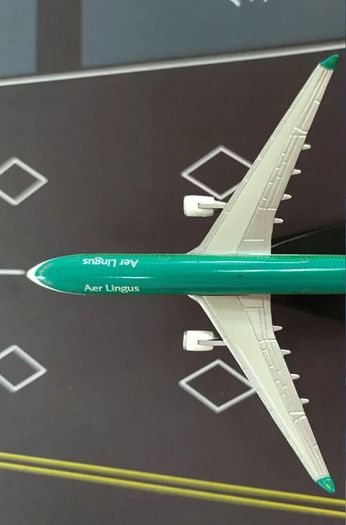 1:450 Aer Lingus Airbus A330-300 Model, Die Cast