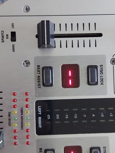 BEHRINGER PRO MIXER Model VMX 200, working great and in excellent condition
