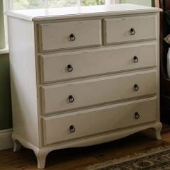 Wooden white 5-drawer chest