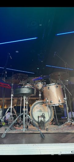 Dw Collectors Series Maple Drum Kit