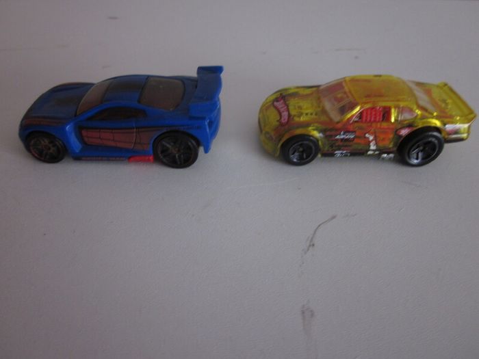 Hot Wheels Spider Man and Stockar Horse Play cars