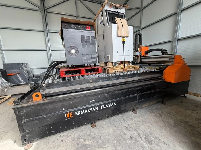 Plasma cutting machine