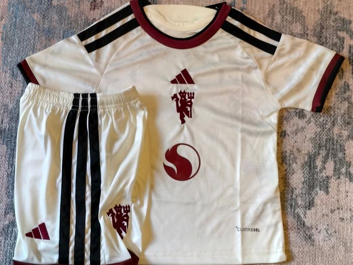 Man united away kit sizes season 26/27 kids