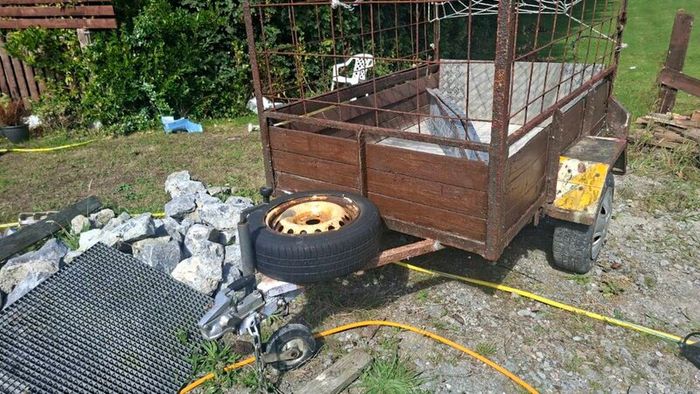 Car trailer