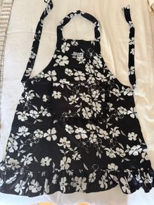 Clodagh McKenna apron