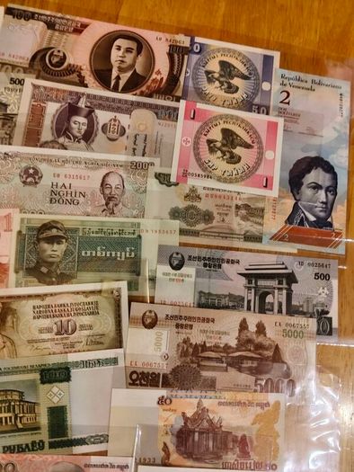 World banknotes 70