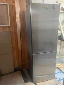 Siemens fridge - free (needs repair)
