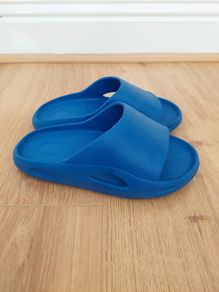 Plain blue sliders (Size UK13/EU32)