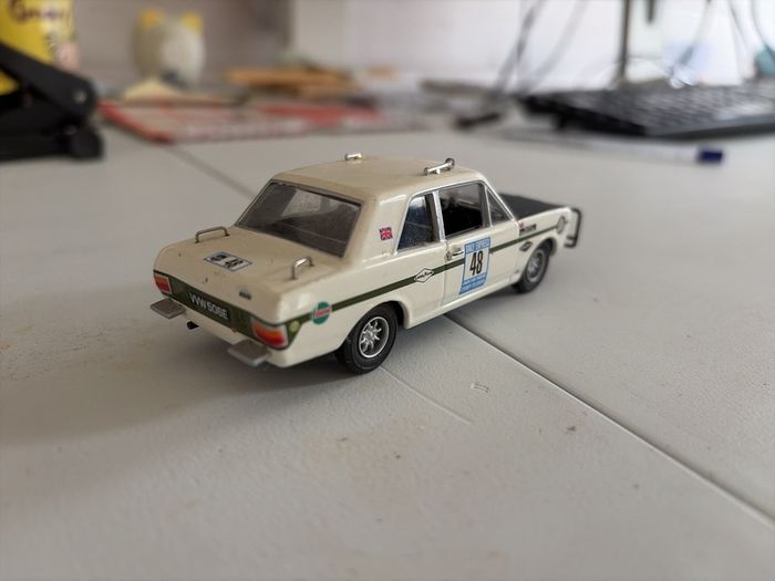 Lledo Vanguards Ford Cortina Rally Car