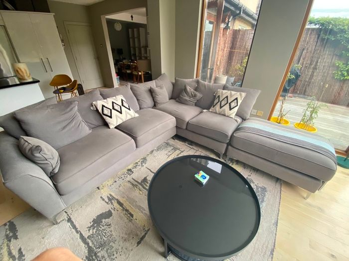 Gorgeous L shaped couch for Sale