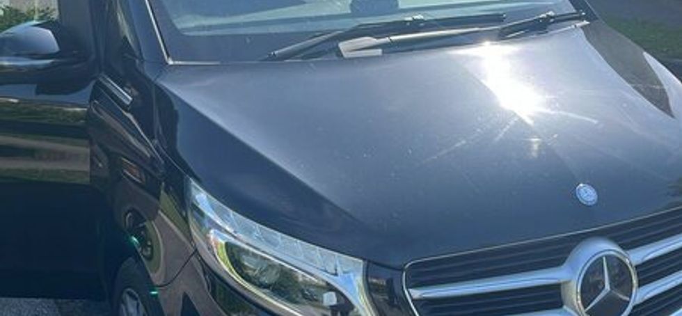 Mercedes Benz V220d 7 seaters Limo