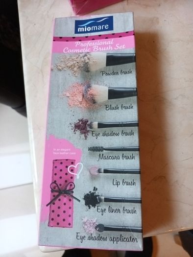 Miomare Professional  Cosmetic  Brush Set. (7 Brushes) In Original  Packaging.