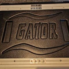 2u Gator case. Excellent condition.