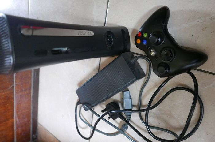 Xbox360 120GB +1Pad