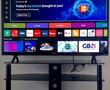 LG 50" Smart TV 4k Ultra HD HDR with TV Stand and Magic Remote