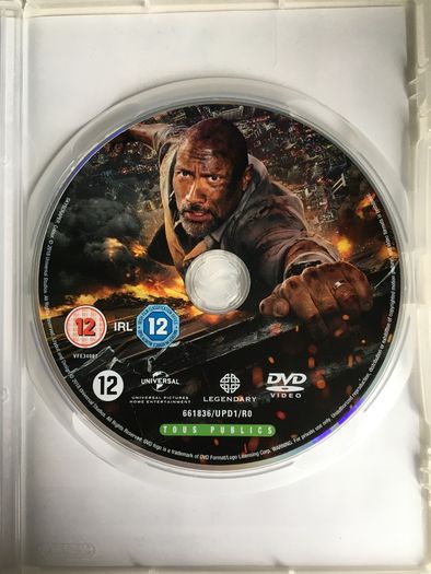 Skyscraper [2018] Dwayne Johnson, Neve Campbell, Chin Han, Roland Moller, Noah Taylor, Byron Mann, Pablo Schreiber, and Hannah Quinlivan [Movie DVD]