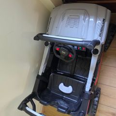 selling jeep that runs on chargable bateries w music etc