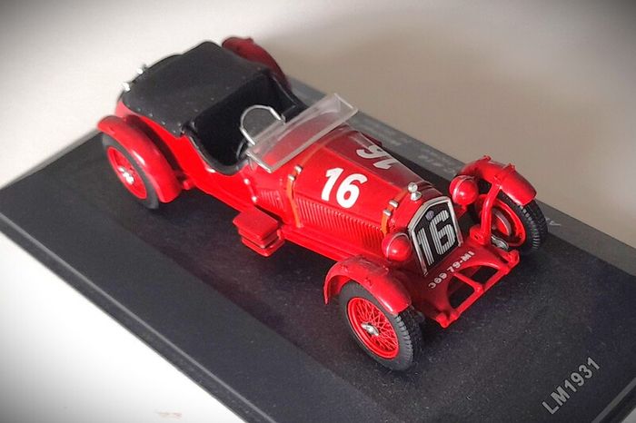 Diecast Model Le Mans Winning Alfa Romeo 8C 2300 Le Mans 1931 1st - IXO 1:43