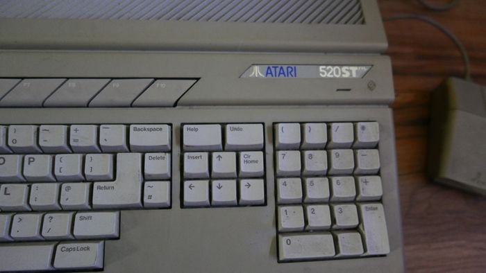 Atari 520st Video Game Keyboard Computer W Mouse  Desktop Vintage (works Well)
