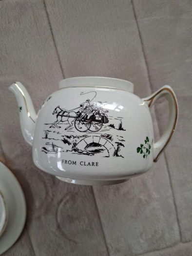 Carrigakine Pottery Cork Ireland Tea Pot And a pottery  carraigaline  stand plate