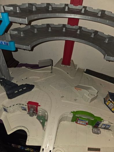 Hot Wheels City Ultimate Garage Playset
