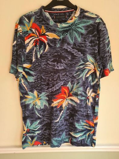 Mens Tommy Hilfiger crew neck t shirt floral hawaii palm tree Size small mens boys