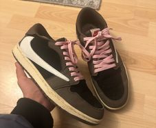 Travis Scott x Jordan 1 lows mocha