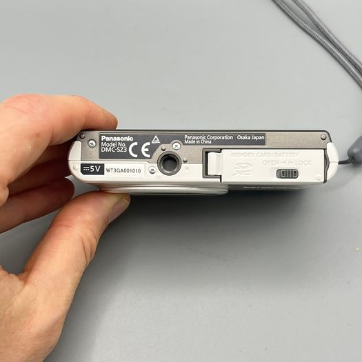 Panasonic Lumix DMC-SZ3 16.1MP Digital Camera White - Full Kit - Boxed