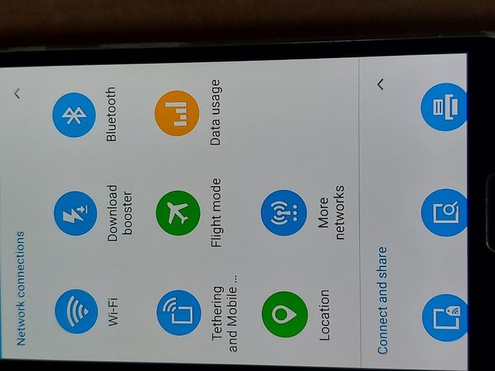 Samsung Galaxy S5, 16GB HDD, 4GB Ram,  3 network possibly, excellent cosmetic condition and working fine