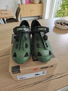 cycling shoes