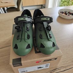 cycling shoes